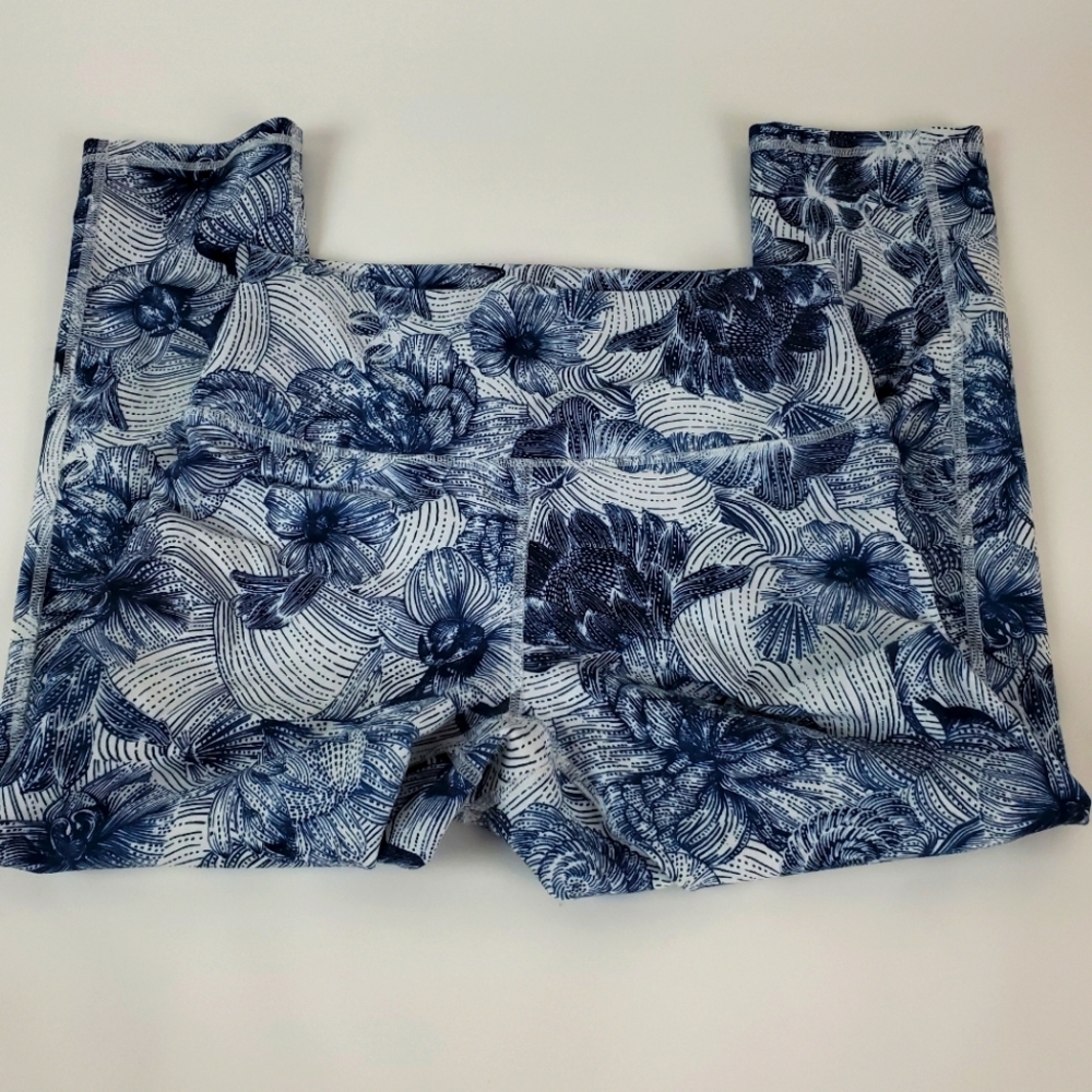 Women's Fabletics Capri XXS